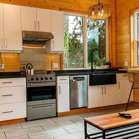 1-Bedroom Knotty Pine Cabin W Sauna & Jacuzzi Сук Экстерьер фото