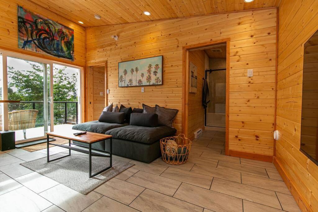 1-Bedroom Knotty Pine Cabin W Sauna & Jacuzzi Сук Экстерьер фото