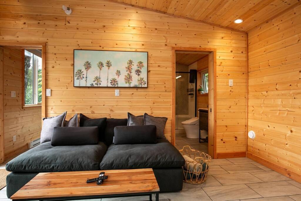 1-Bedroom Knotty Pine Cabin W Sauna & Jacuzzi Сук Экстерьер фото