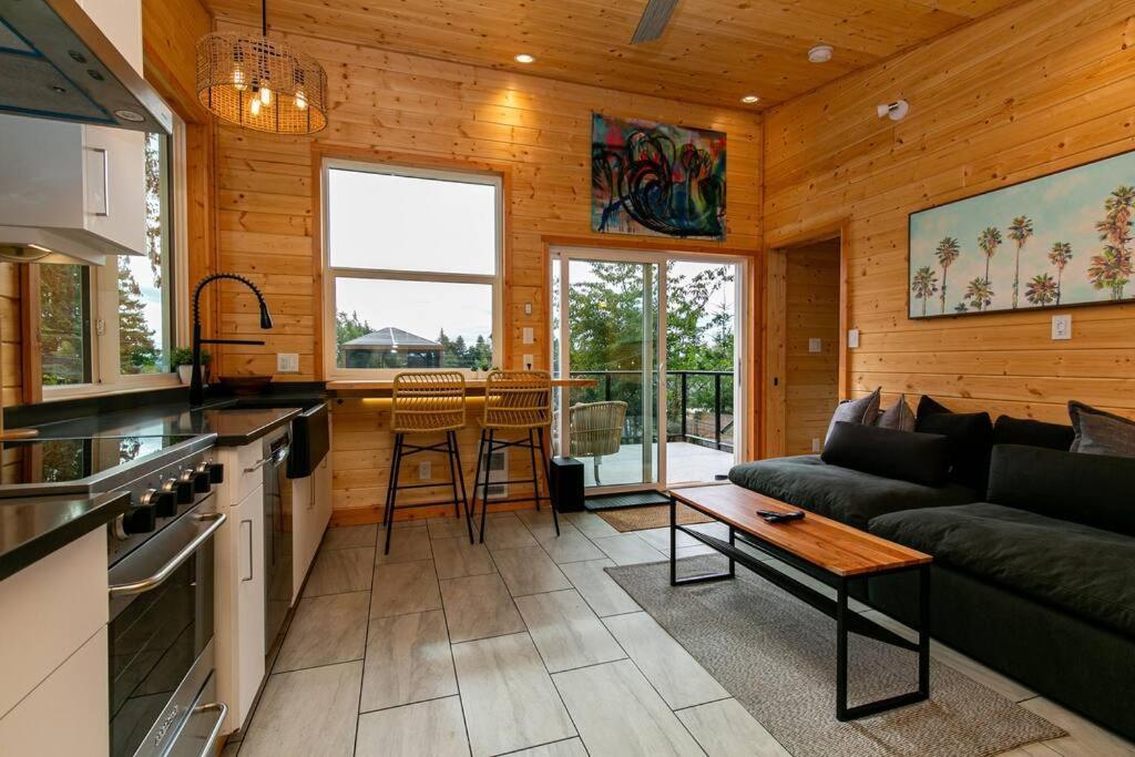 1-Bedroom Knotty Pine Cabin W Sauna & Jacuzzi Сук Экстерьер фото