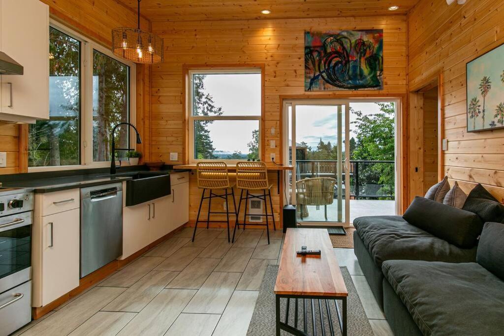 1-Bedroom Knotty Pine Cabin W Sauna & Jacuzzi Сук Экстерьер фото