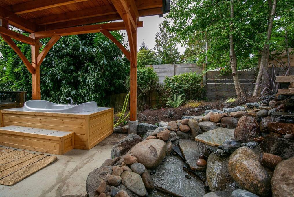 1-Bedroom Knotty Pine Cabin W Sauna & Jacuzzi Сук Экстерьер фото