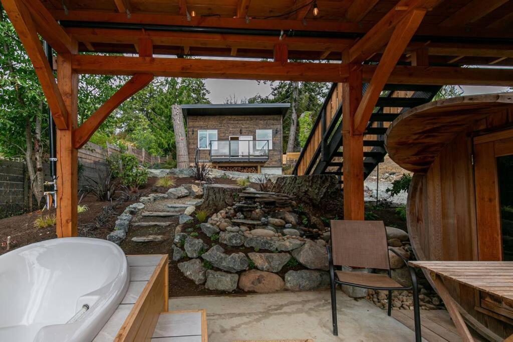 1-Bedroom Knotty Pine Cabin W Sauna & Jacuzzi Сук Экстерьер фото