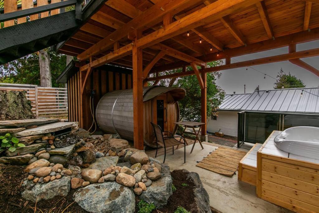 1-Bedroom Knotty Pine Cabin W Sauna & Jacuzzi Сук Экстерьер фото
