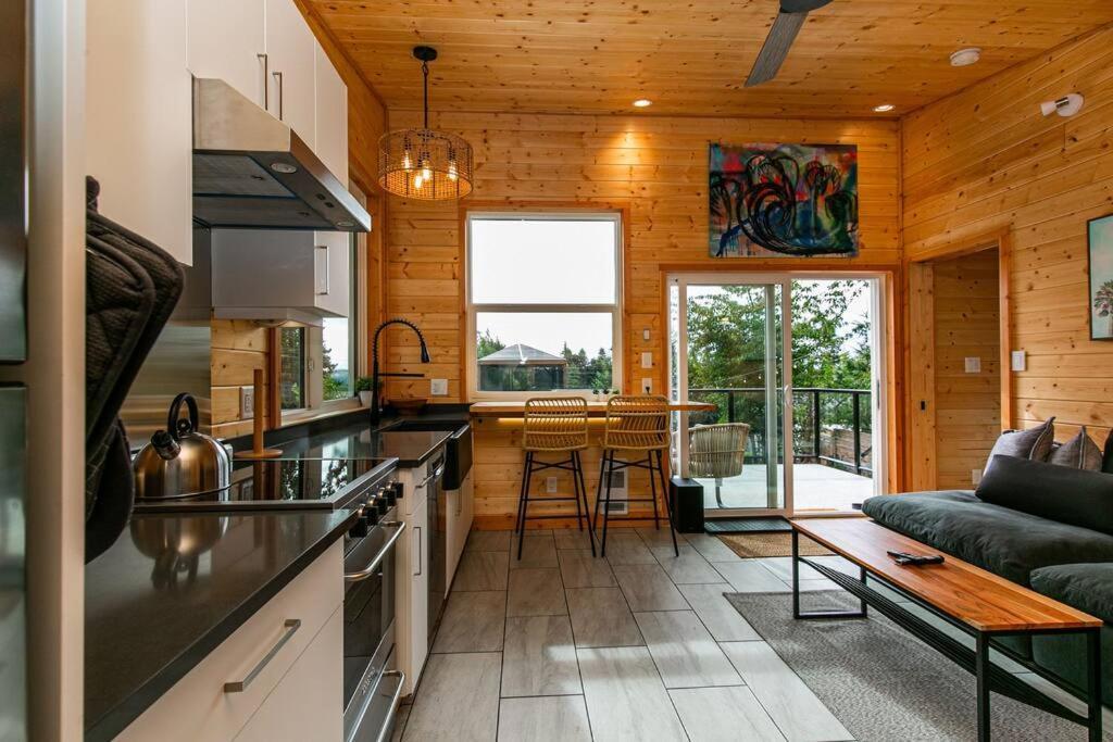 1-Bedroom Knotty Pine Cabin W Sauna & Jacuzzi Сук Экстерьер фото